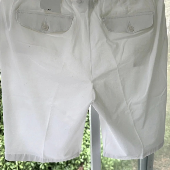 NWT Liz Claiborne Shorts Liz Claiborne White Classic Chino Bermuda Shorts 12. - Picture 12 of 12